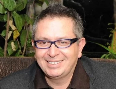 «ΟΛΑ» τα κορίτσια του Θέμου - Αν ο Τζέιμς Μποντ είχε άλλη εκδοχή, ο Αναστασιάδης ήταν η ελληνική του